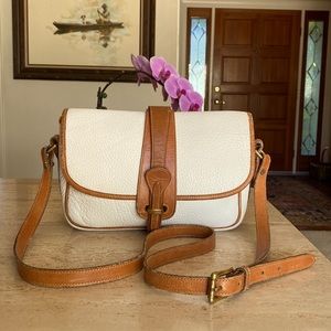 🌹DOONEY & BOURKE Vintage White Pebble All Weather Shoulder/Crossbody Bag!
